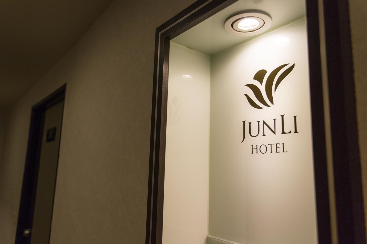 Junli Hotel Banciao Exterior foto
