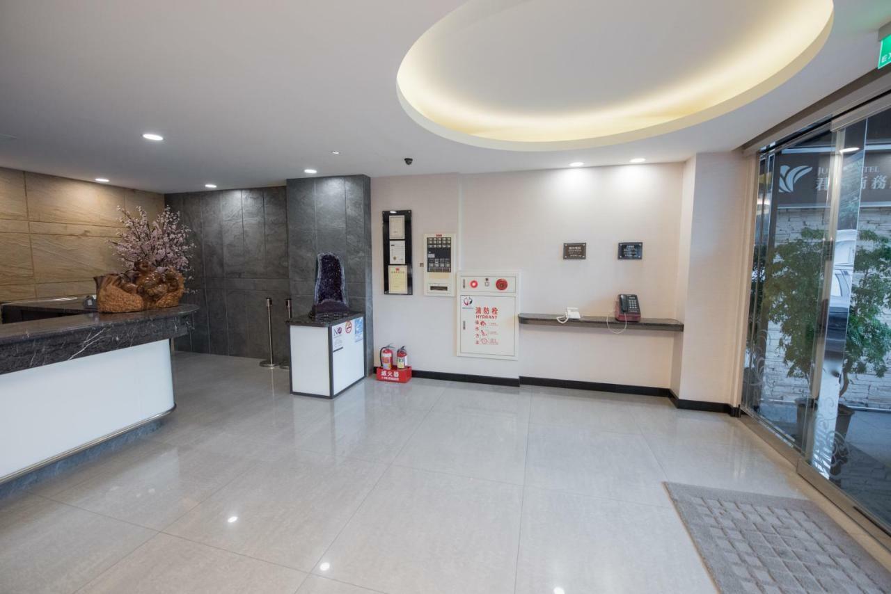 Junli Hotel Banciao Exterior foto